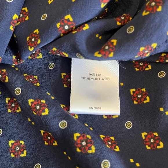 a love a 100% Silk Long Sleeve Button Down Blouse in Navy Size Medium - Picture 5 of 8